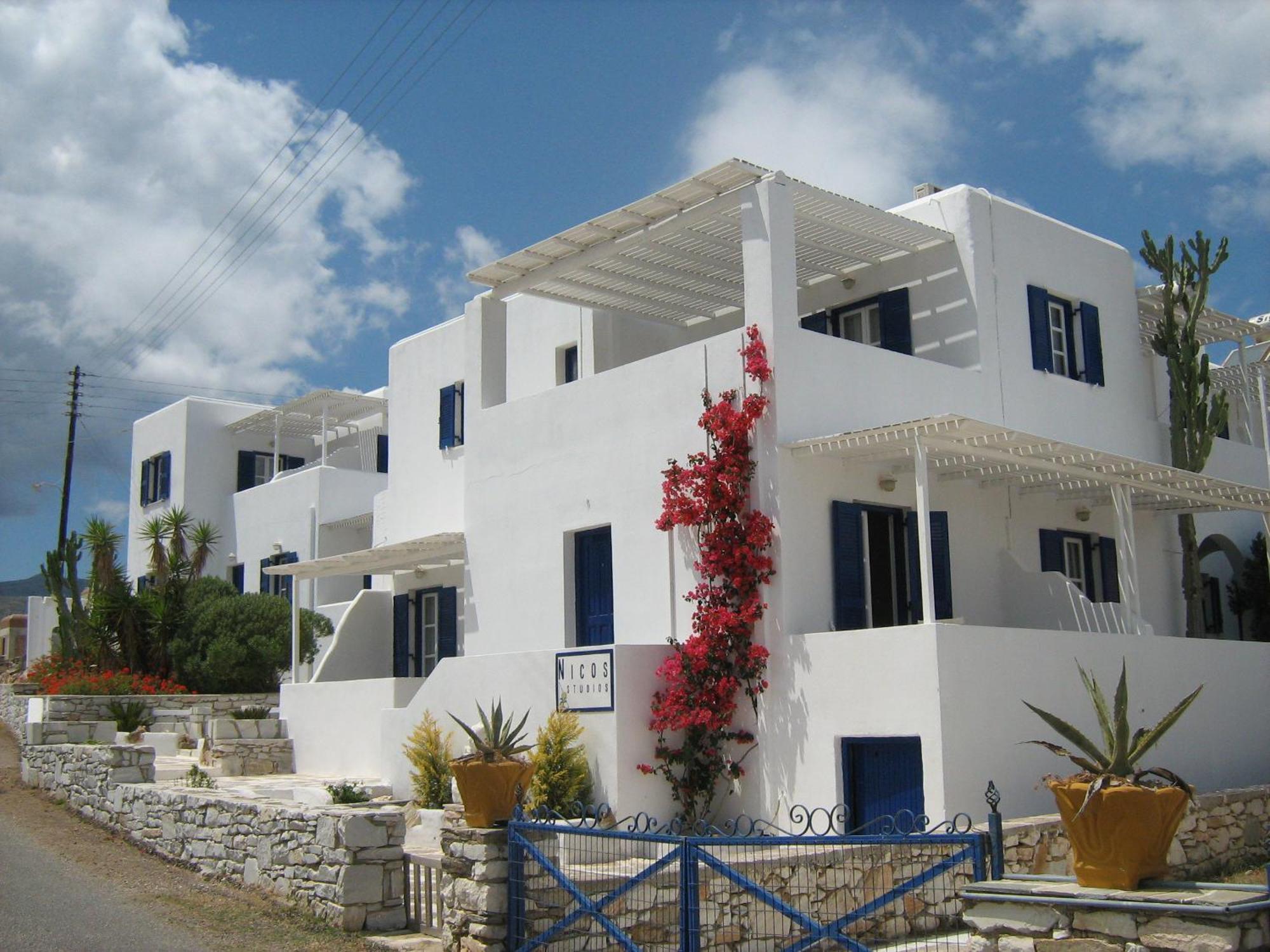 Nicos Studios & Apartments Логарас Экстерьер фото